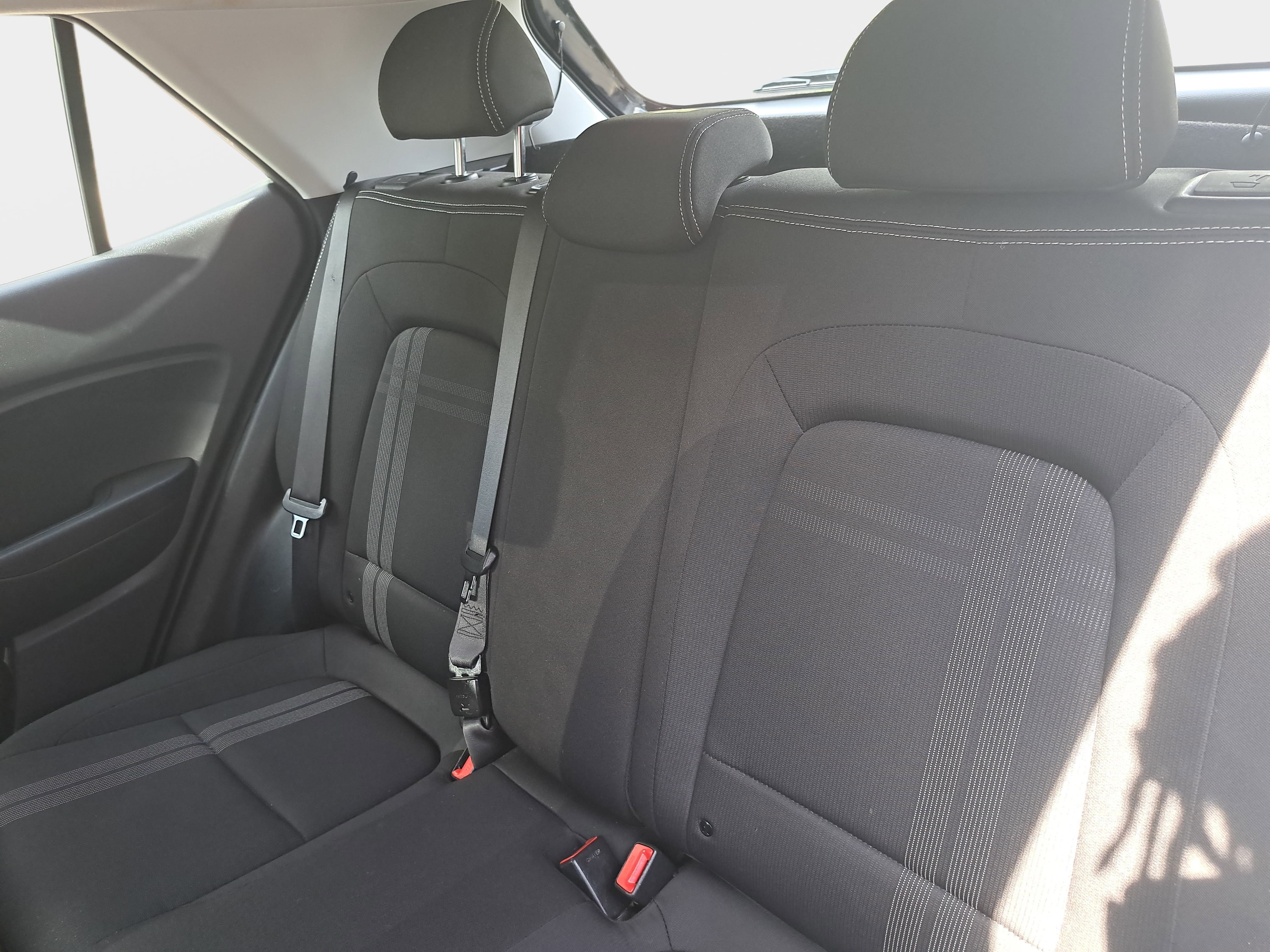 Used 2023 Hyundai Venue SEL FWD image 13