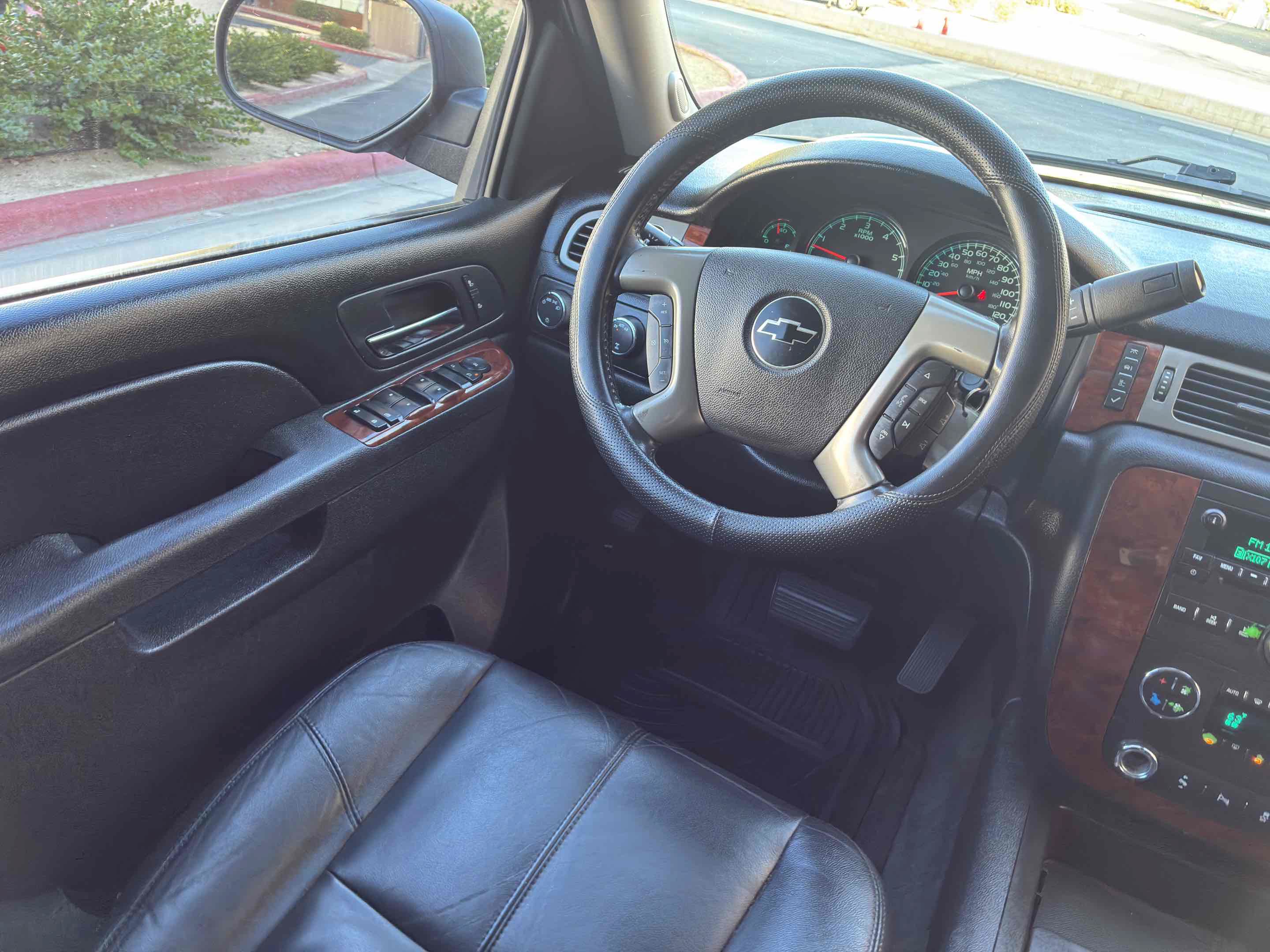 Used 2012 Chevrolet Tahoe LT AWD/4WD image 17