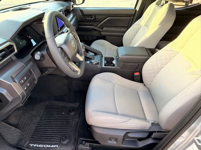 Used 2025 Toyota Tacoma SR5 AWD/4WD image 12