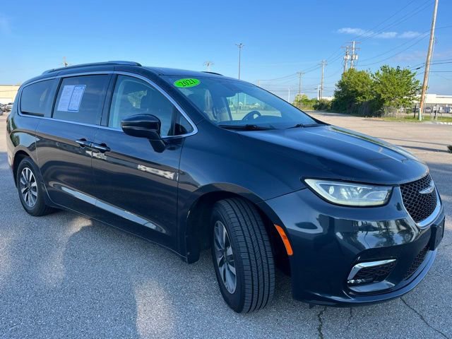 Used 2021 Chrysler Pacifica Touring-L FWD image 8