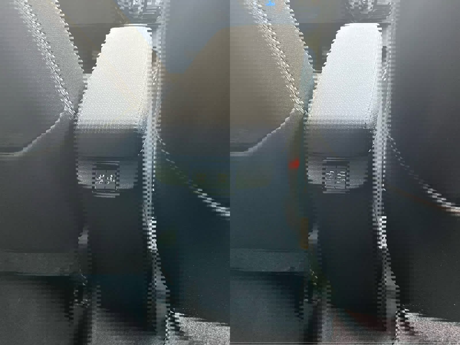 Used 2019 Toyota Prius LE image 23