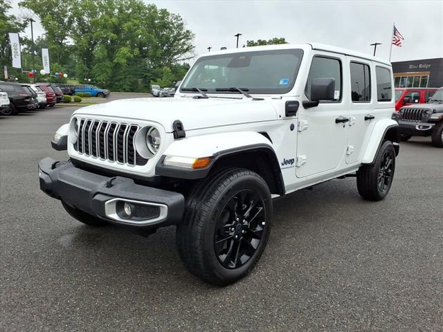 Used 2025 Jeep Wrangler Unlimited Sahara w/ Safety Group AWD/4WD image 9