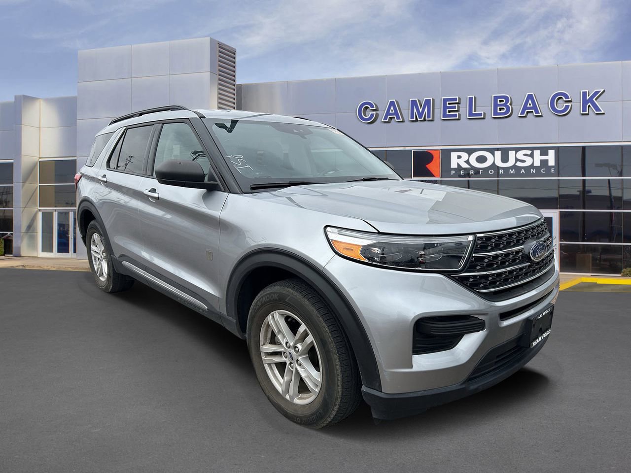 Used 2021 Ford Explorer XLT image 3