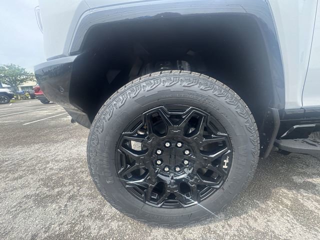 New 2025 GMC Hummer EV 2X image 10