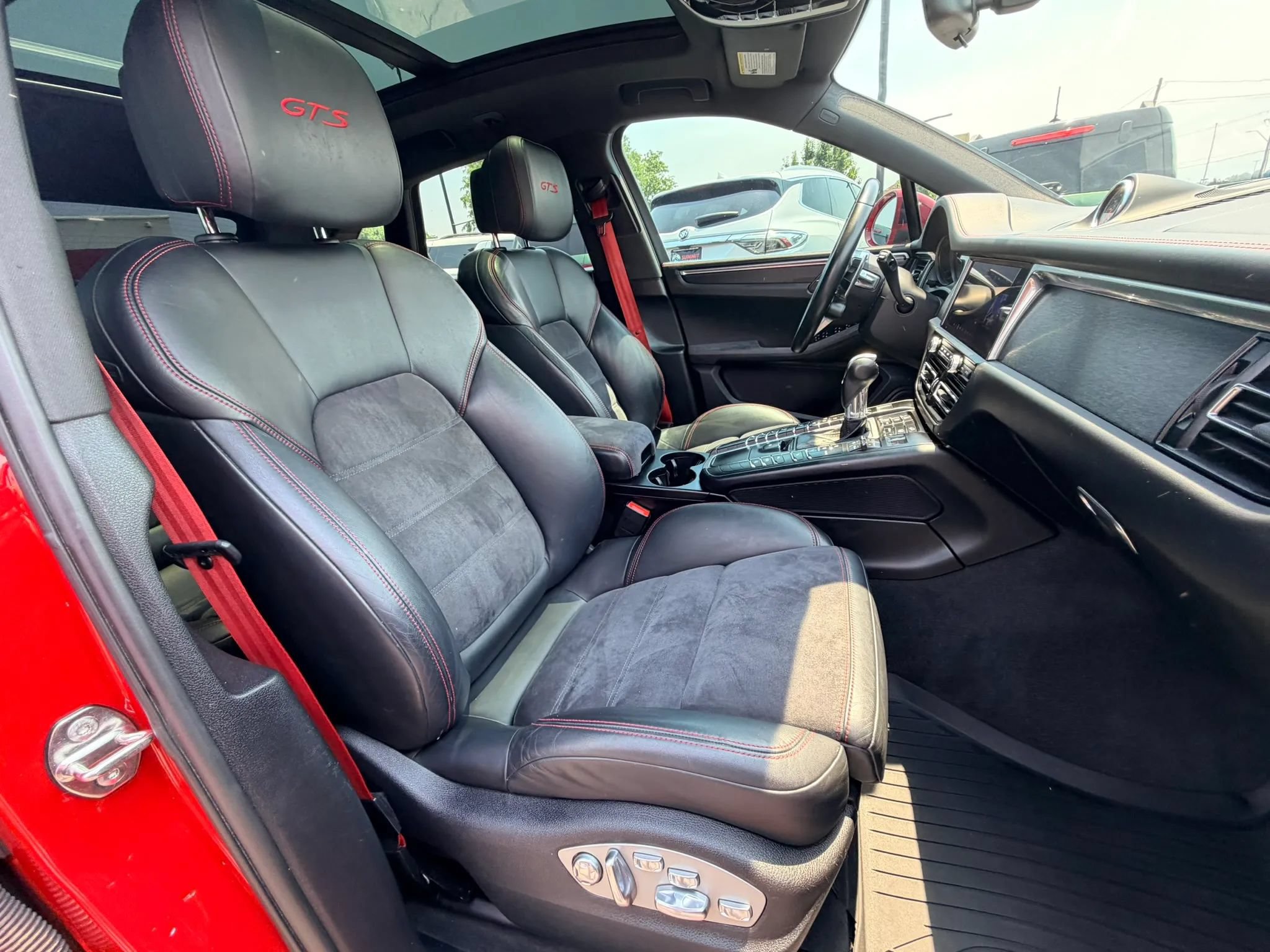 Used 2020 Porsche Macan GTS w/ Sport Chrono Package AWD/4WD image 24