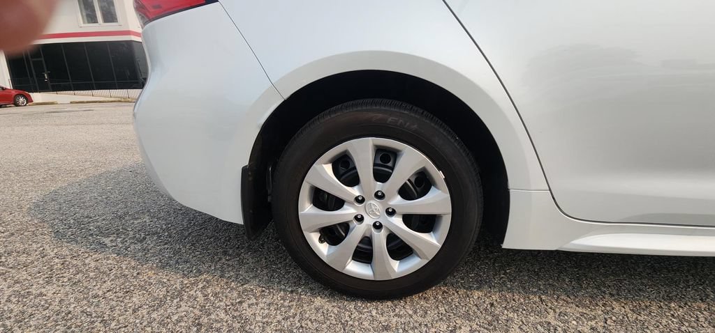 Certified 2025 Toyota Corolla LE FWD image 11