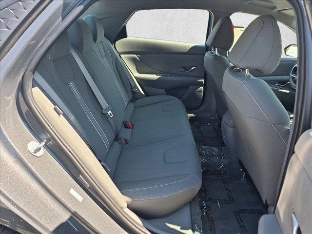 Used 2024 Hyundai Elantra SEL FWD image 19