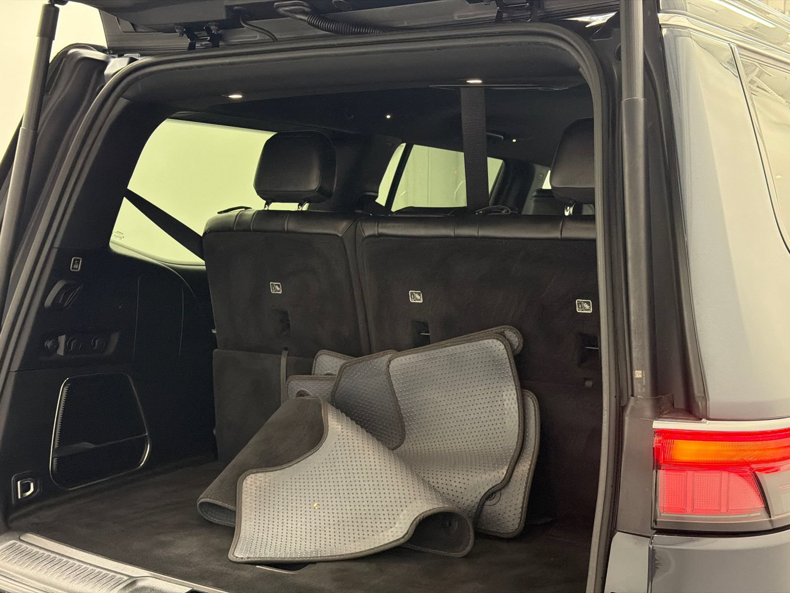 Used 2022 Jeep Wagoneer Series I RWD image 9