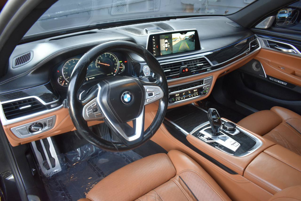 Used 2018 BMW 750i xDrive AWD/4WD image 10