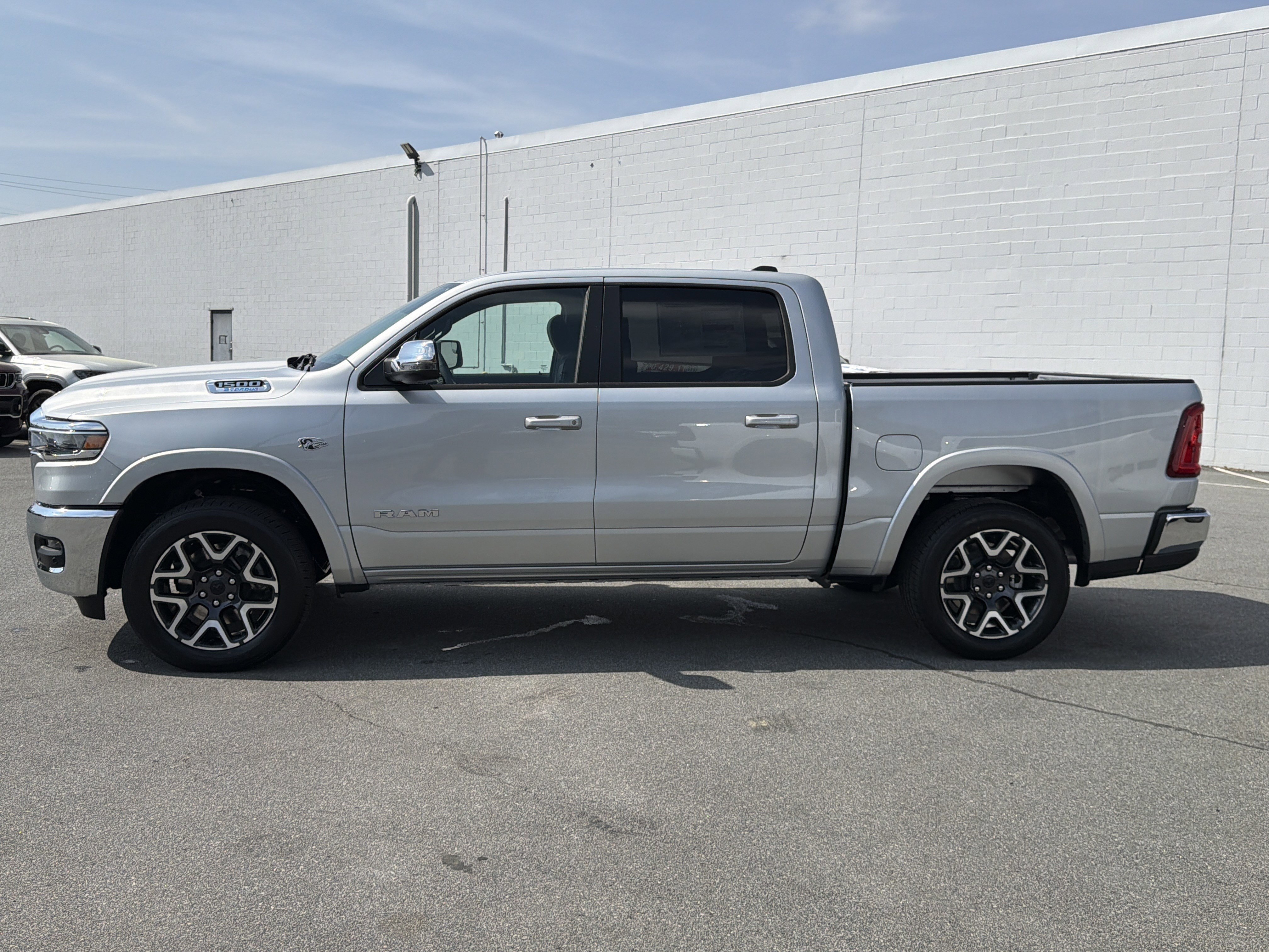 New 2026 RAM 1500 Laramie AWD/4WD image 4