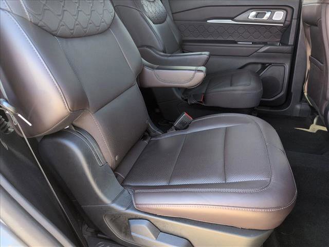 Used 2025 Ford Explorer Platinum w/ LUX Leather Package AWD/4WD image 22