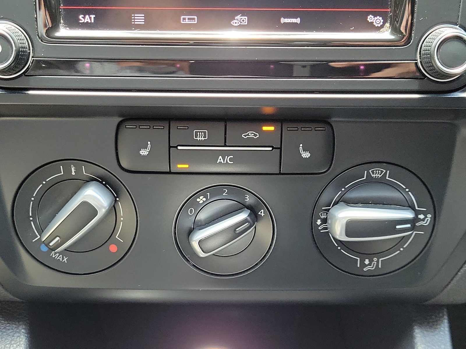 Used 2018 Volkswagen Jetta SE FWD image 26