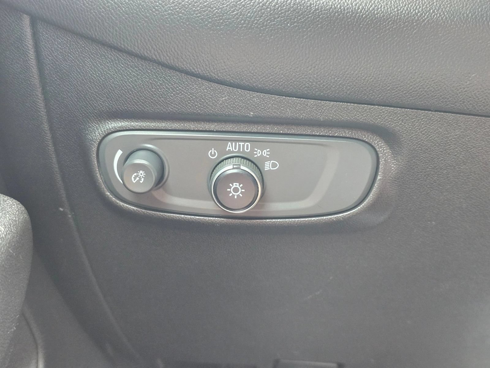 Used 2019 Chevrolet Equinox LT AWD/4WD image 25