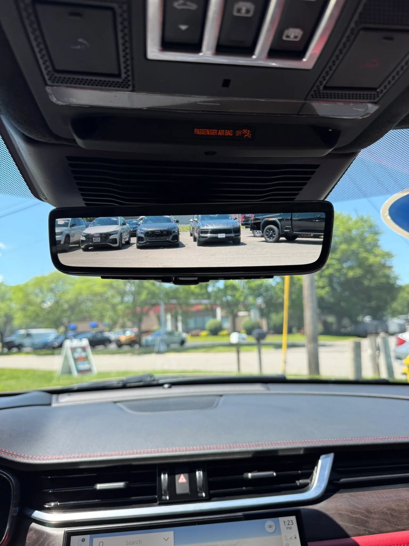 Used 2022 Jaguar XF R-Dynamic SE AWD/4WD image 33