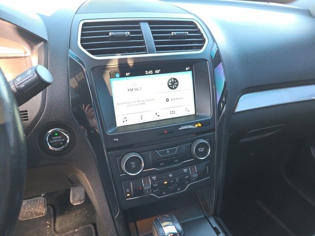 Used 2017 Ford Explorer XLT w/ Equipment Group 202A image 10