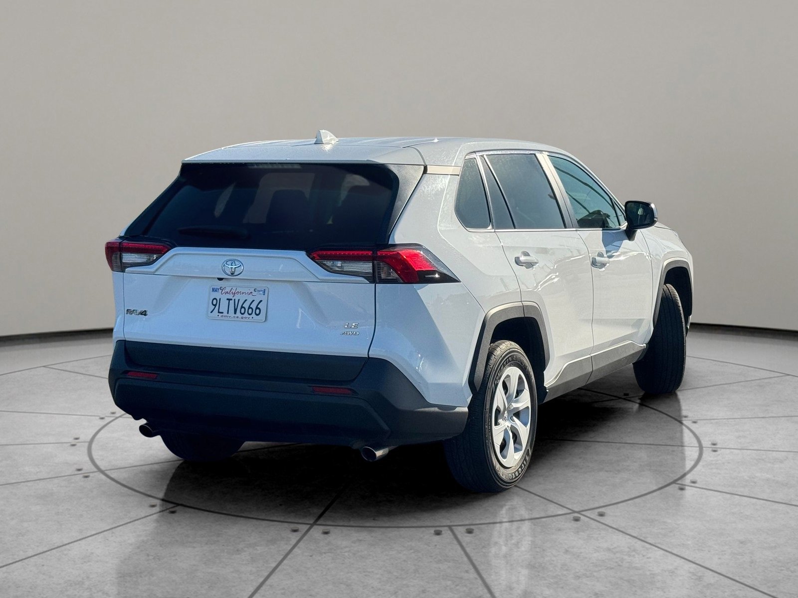 Used 2024 Toyota RAV4 LE image 5
