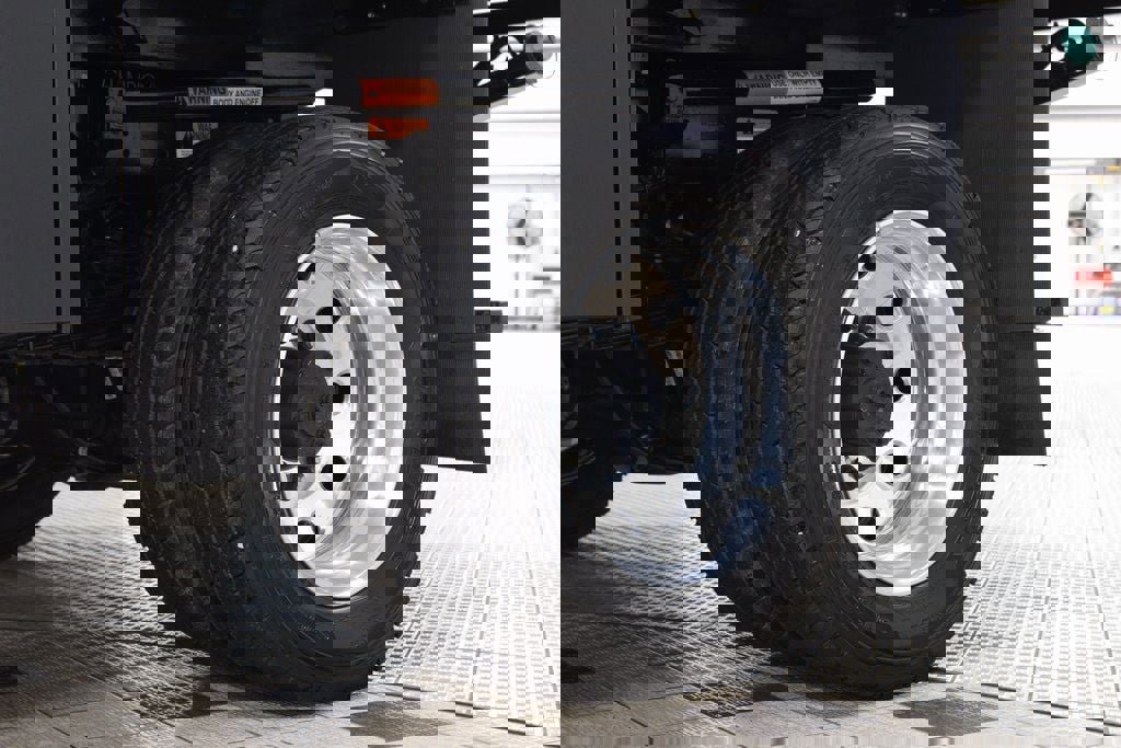 Used 2025 RAM 5500 Tradesman w/ Safety Group image 17