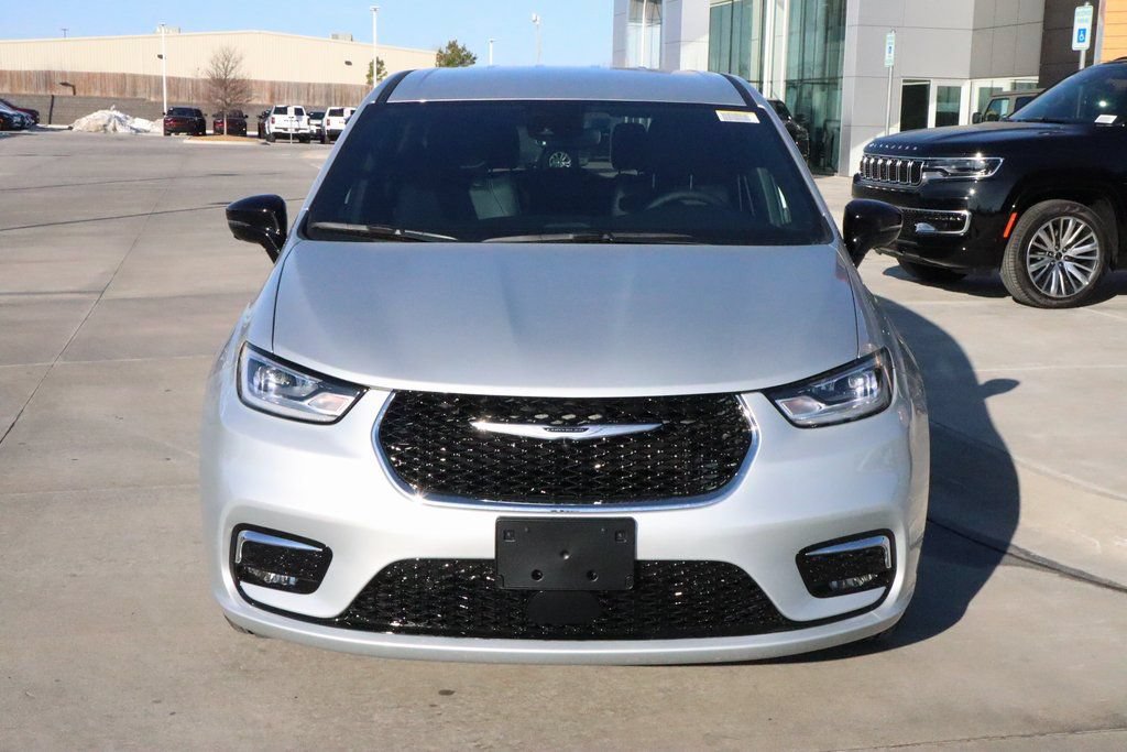 New 2026 Chrysler Pacifica Select FWD image 8