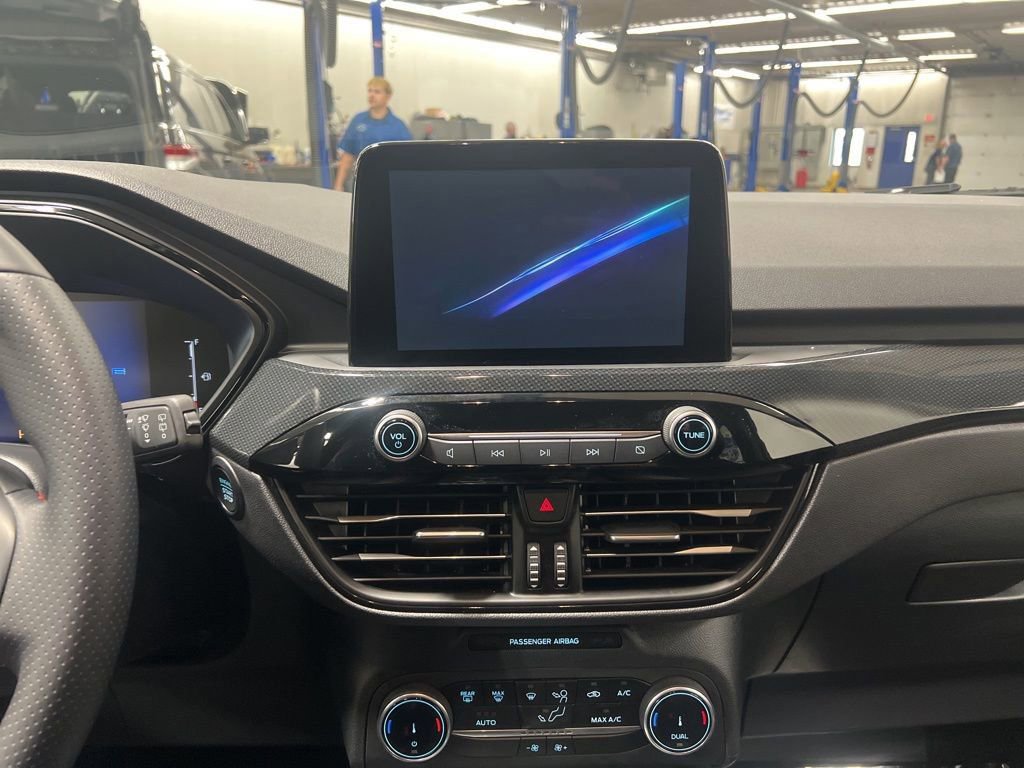 Certified 2025 Ford Escape ST-Line image 17