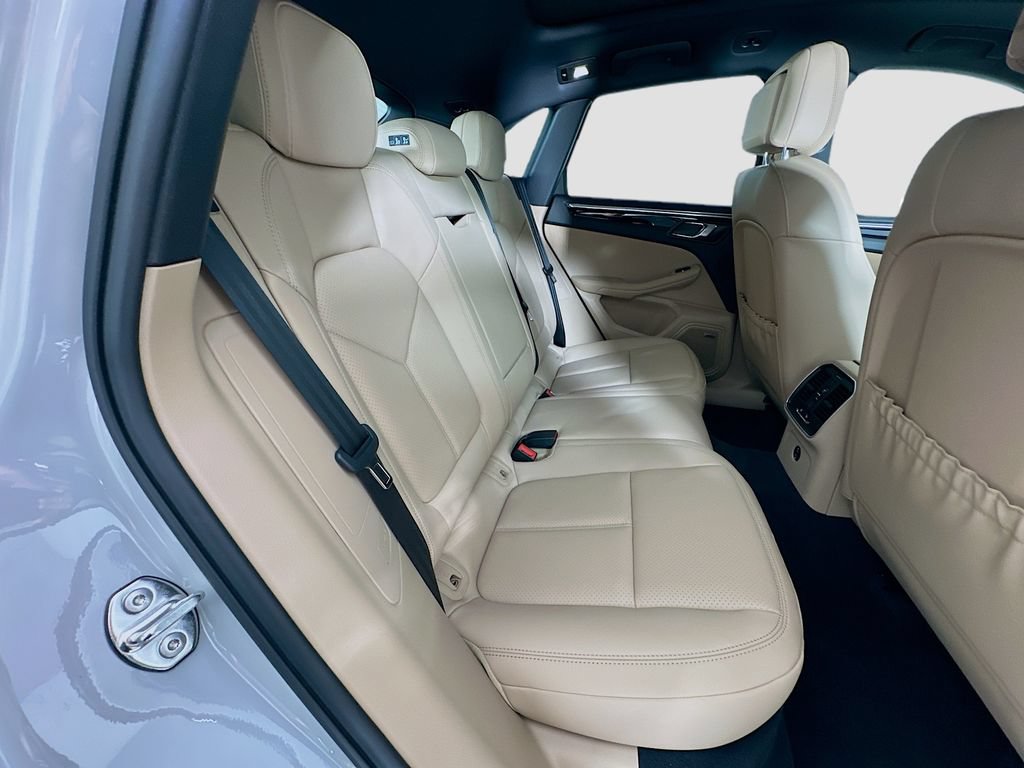New 2026 Porsche Macan AWD/4WD image 29