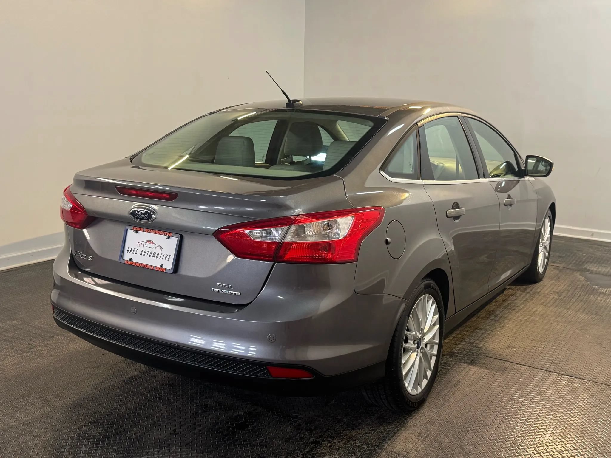Used 2012 Ford Focus SEL FWD image 6