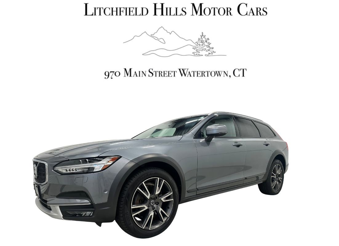 Used 2017 Volvo V90 T6 Cross Country image 1