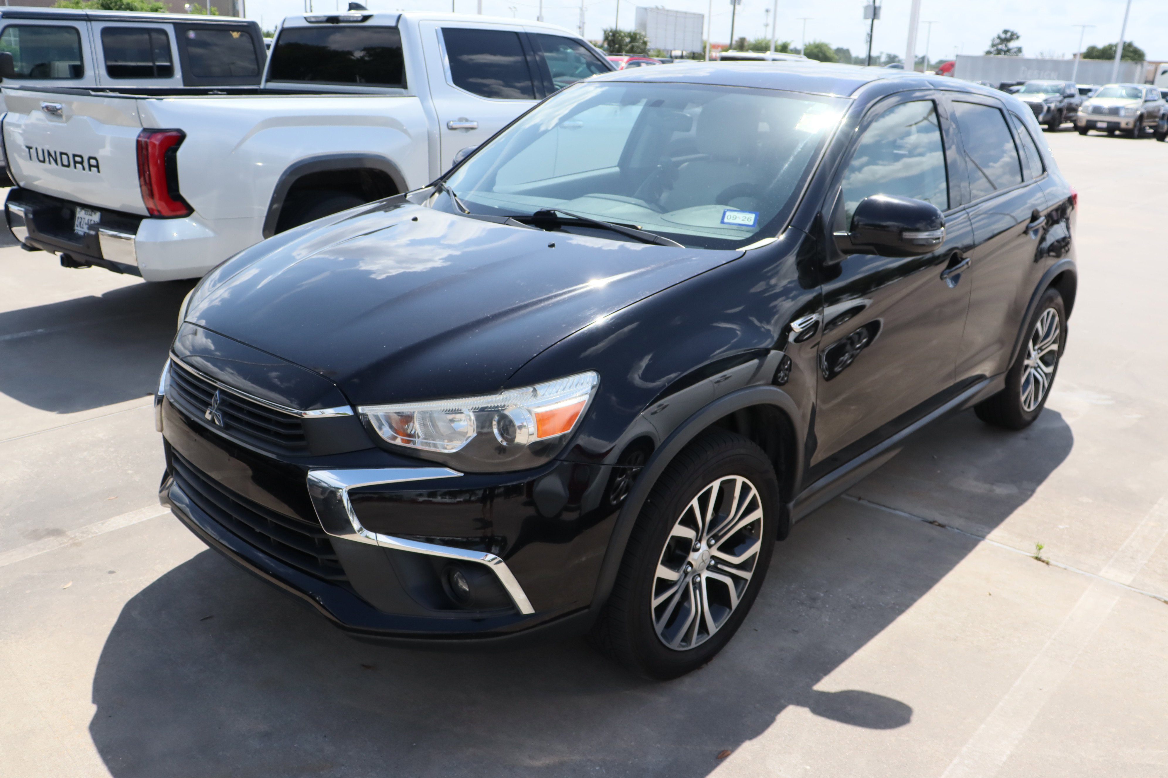 Used 2017 Mitsubishi Outlander Sport ES image 3