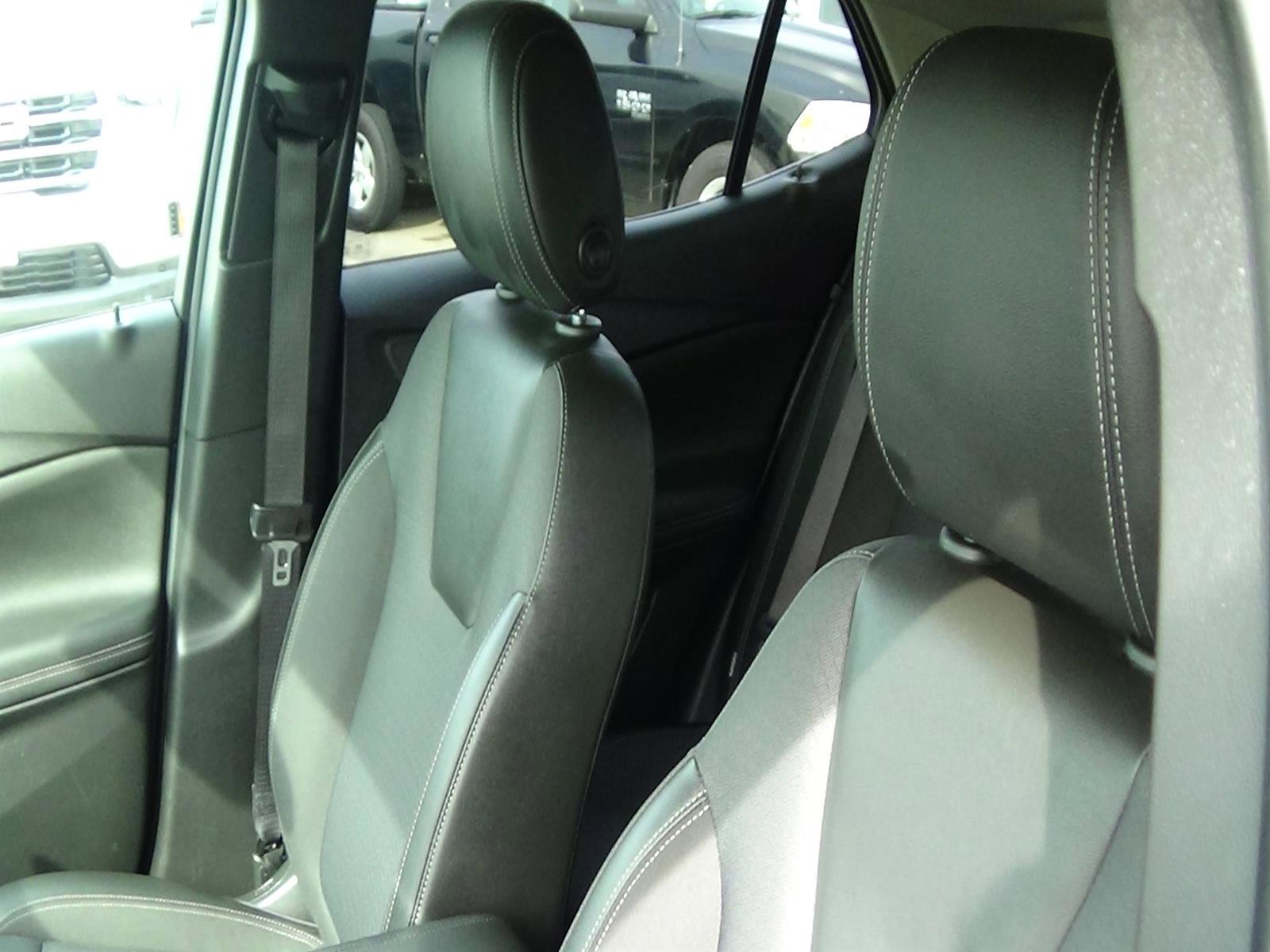 Used 2025 Buick Encore GX Preferred FWD image 17