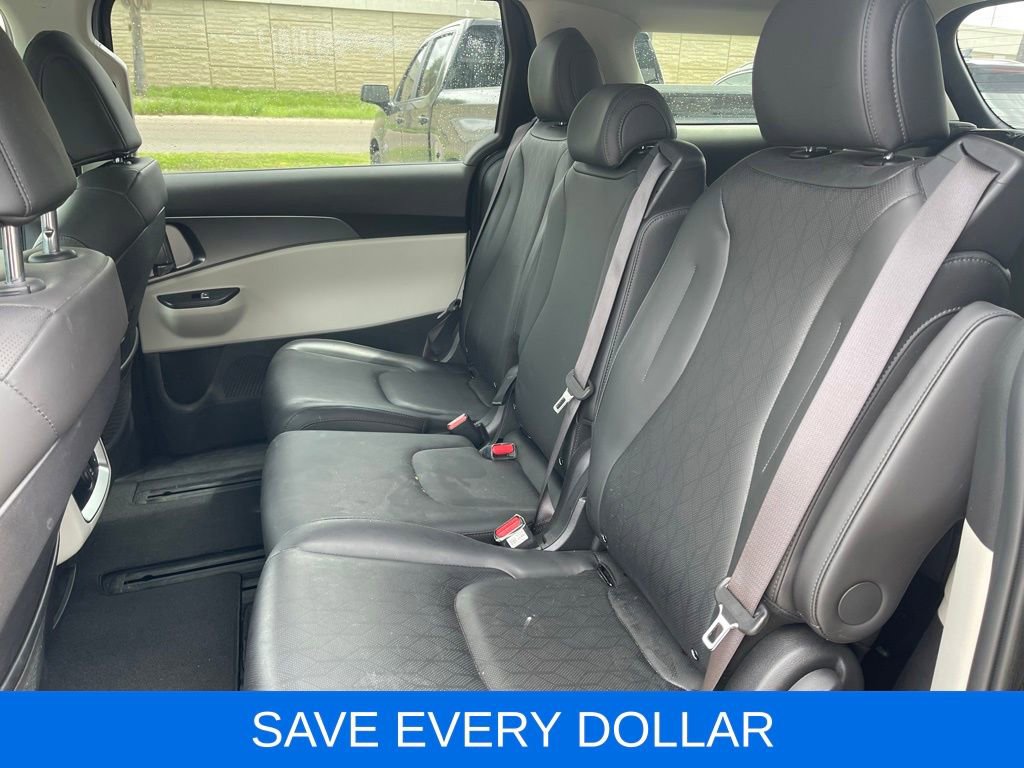Used 2023 Kia Carnival LX FWD image 15