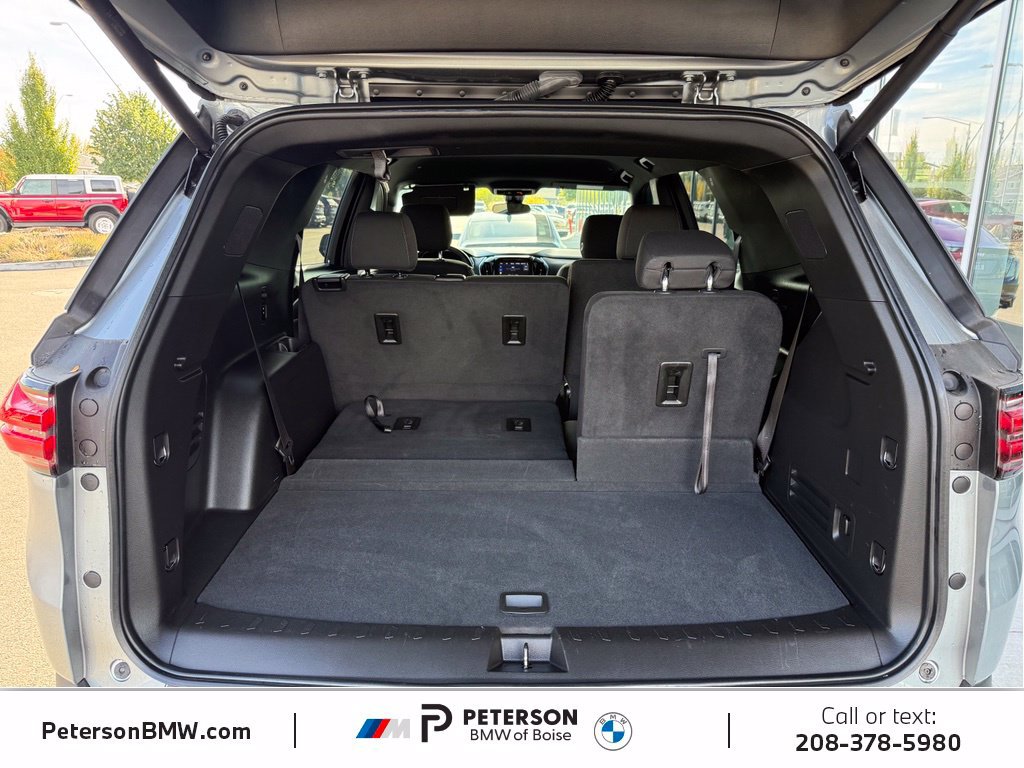 Used 2023 Chevrolet Traverse LT AWD/4WD image 9