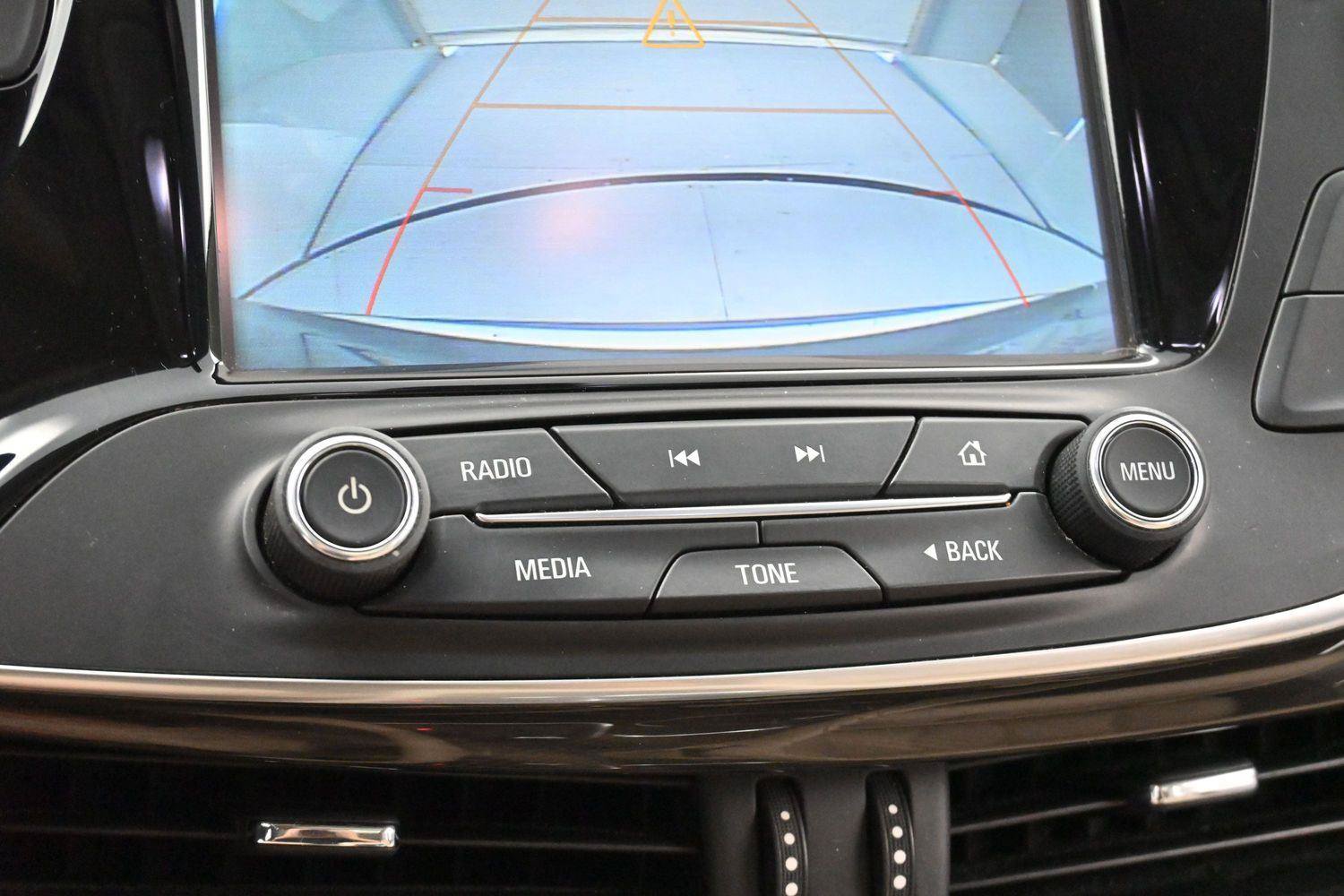 Used 2019 Buick Envision Essence FWD image 22