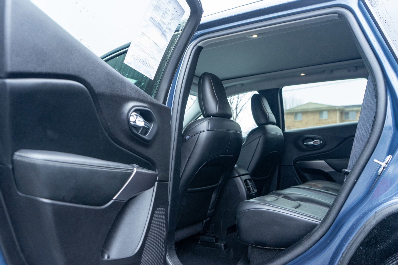 Used 2021 Jeep Cherokee Limited image 29