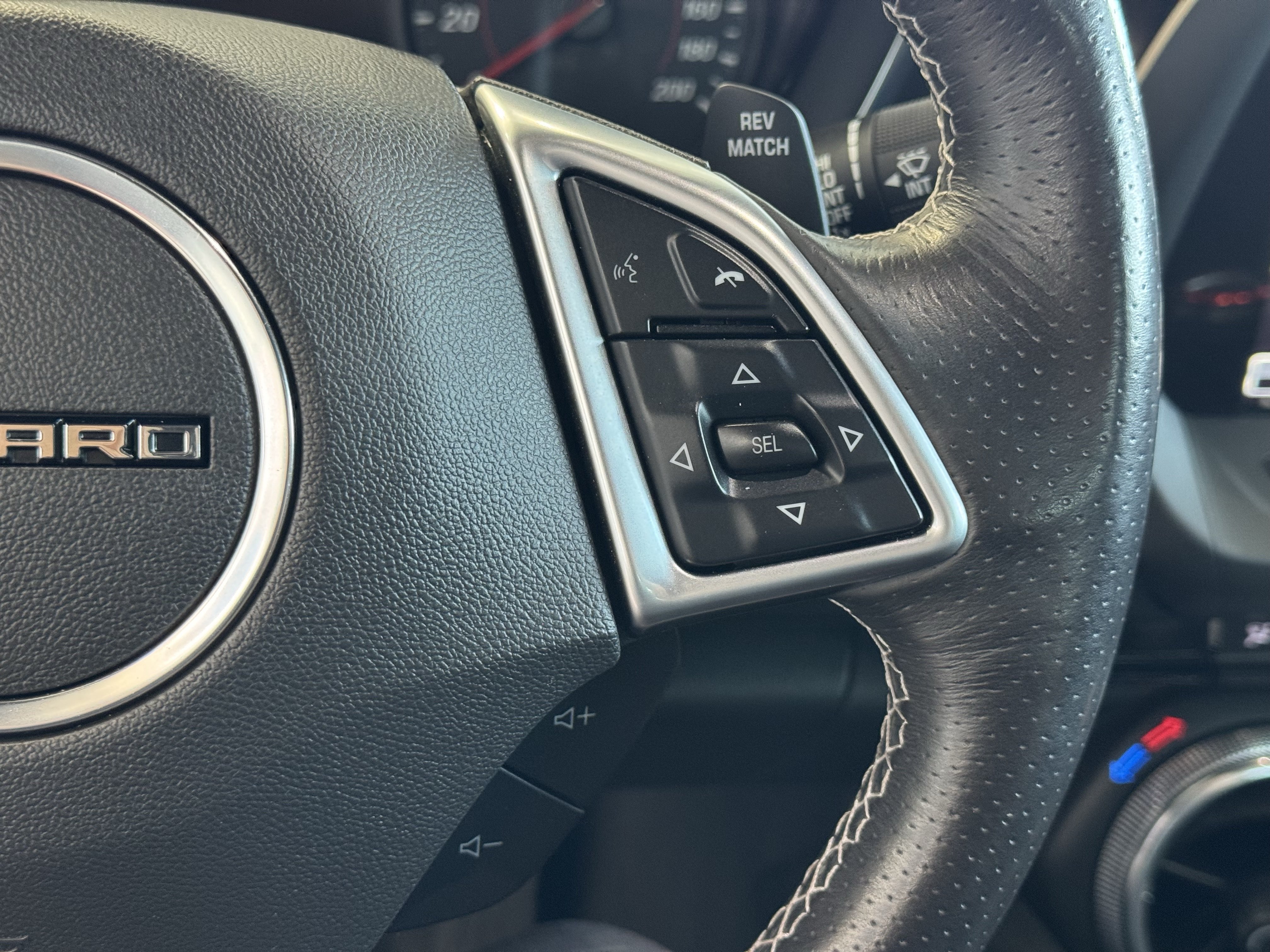 Used 2018 Chevrolet Camaro SS RWD image 27