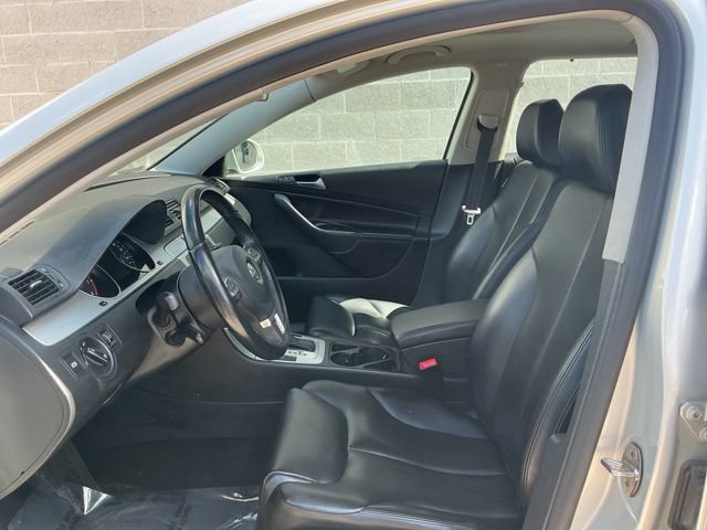 Used 2010 Volkswagen Passat Komfort FWD image 13