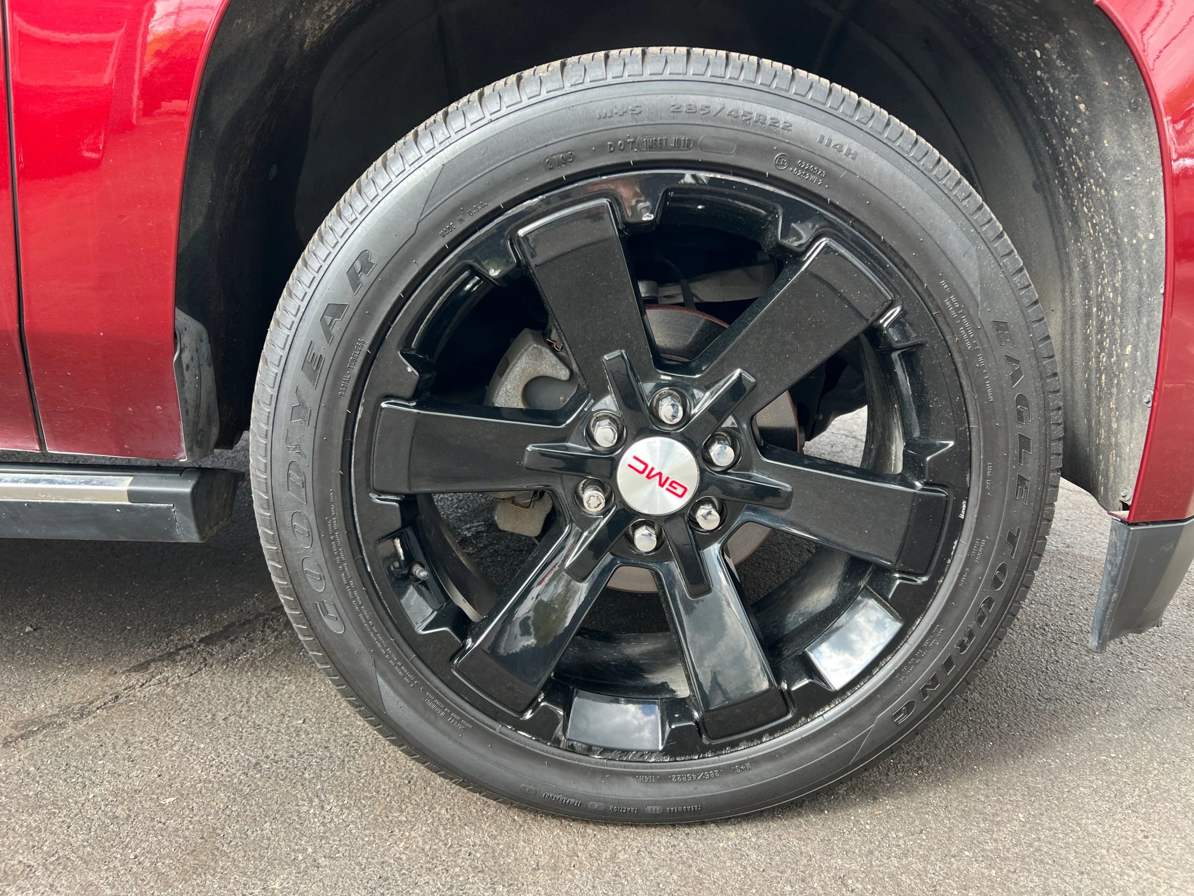 Used 2016 GMC Yukon XL Denali w/ Open Road Package AWD/4WD image 32