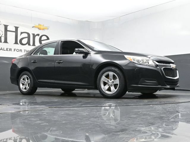 Used 2015 Chevrolet Malibu LT FWD image 2