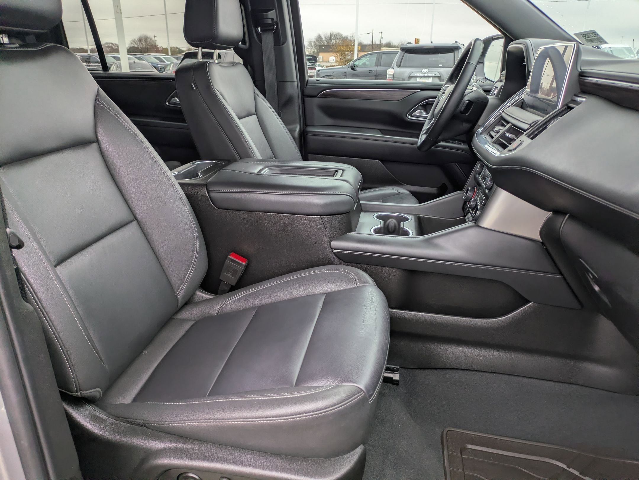 Certified 2024 Chevrolet Suburban Z71 w/ Luxury Package image 27
