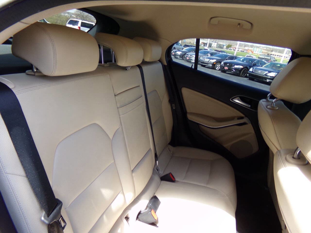 Used 2017 Mercedes-Benz GLA 250 4MATIC image 22