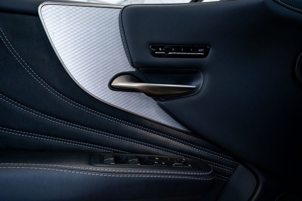 Used 2018 Lexus LS 500 F Sport w/ Accessory Package (Z2) image 31