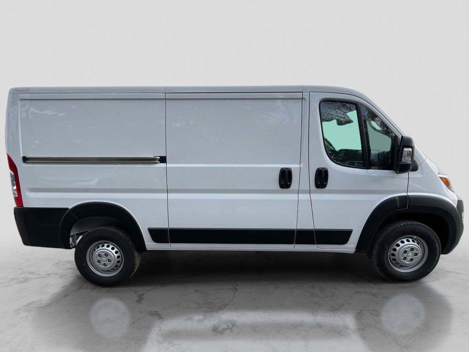 New 2026 RAM ProMaster 1500 w/ Storage Group FWD image 4