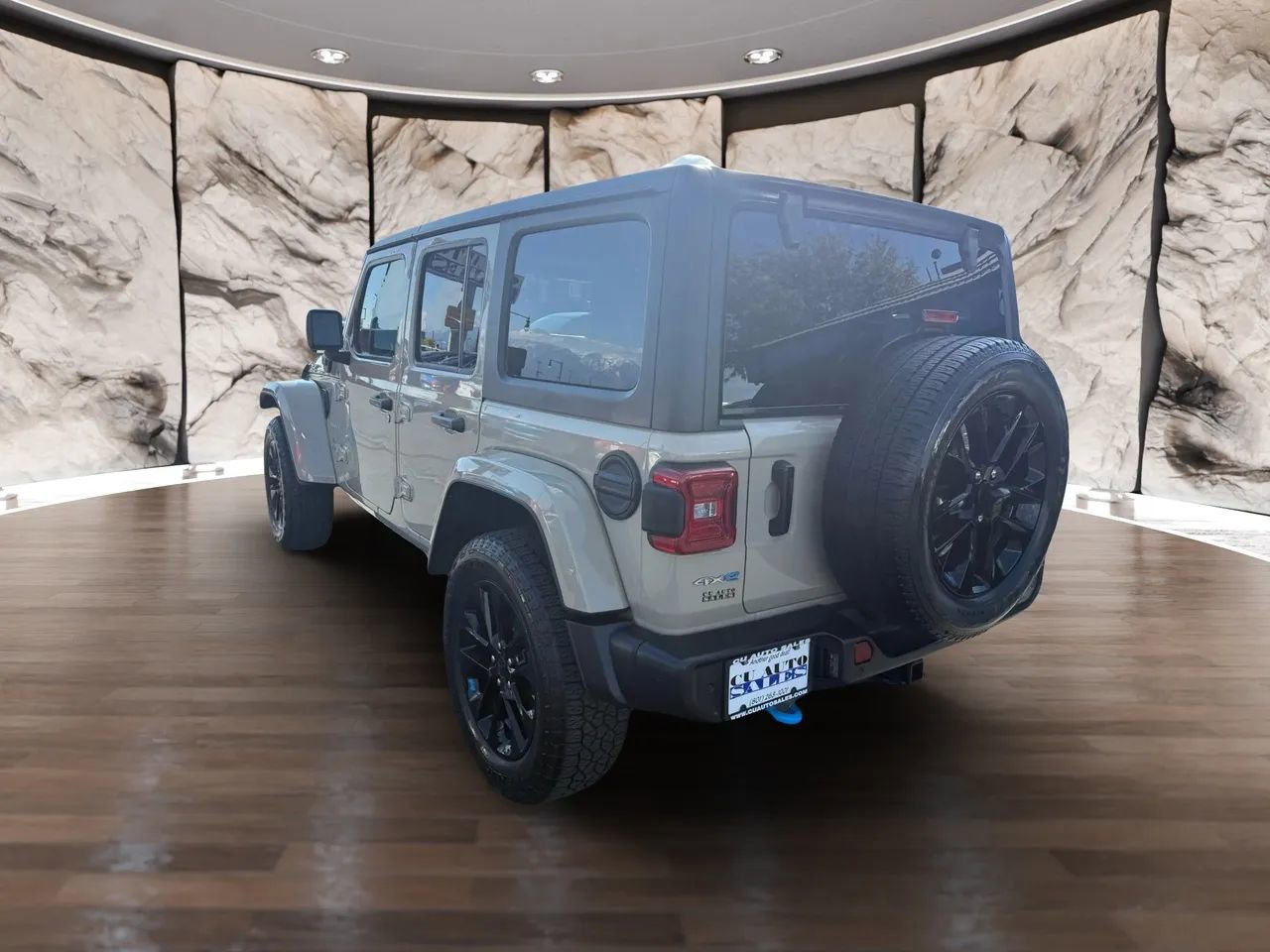 Used 2022 Jeep Wrangler Unlimited Sahara w/ Cold Weather Group image 3