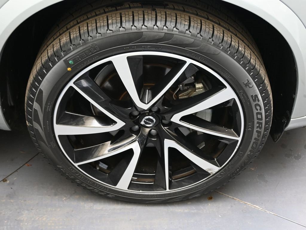 Certified 2024 Volvo XC90 B5 Plus w/ Protection Package Premier image 10