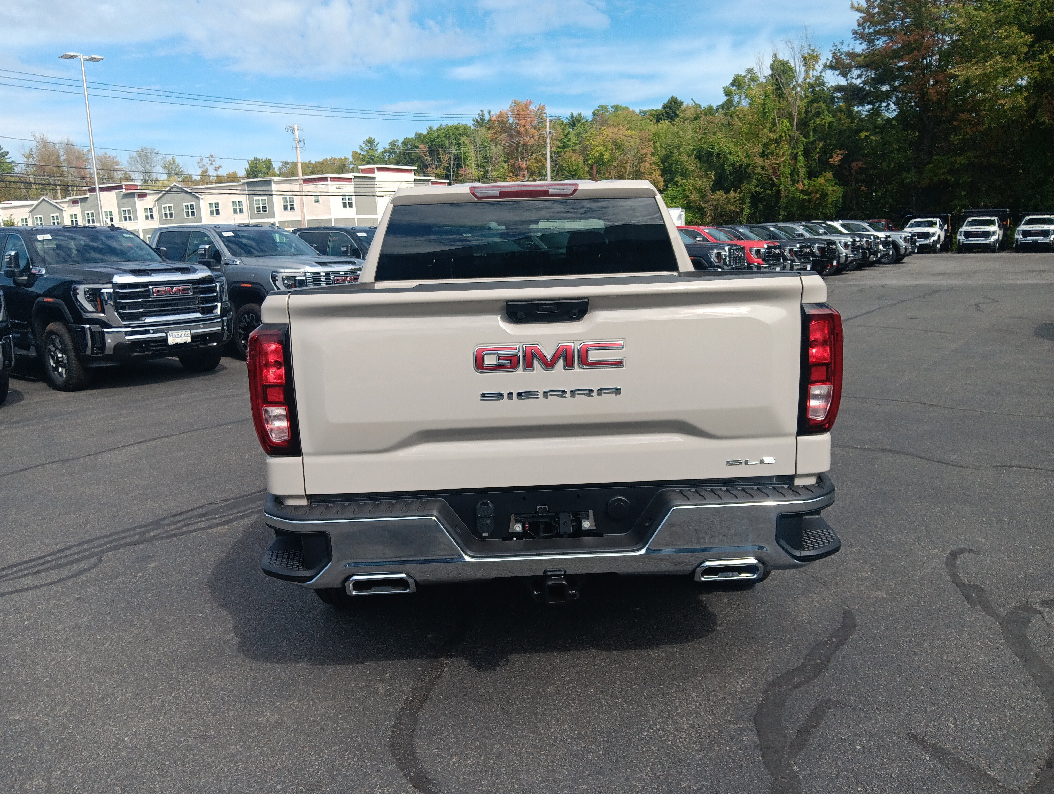 New 2026 GMC Sierra 1500 SLE w/ X31 Off-Road Package AWD/4WD image 5