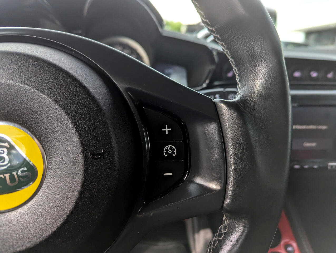 Used 2021 Lotus Evora image 18