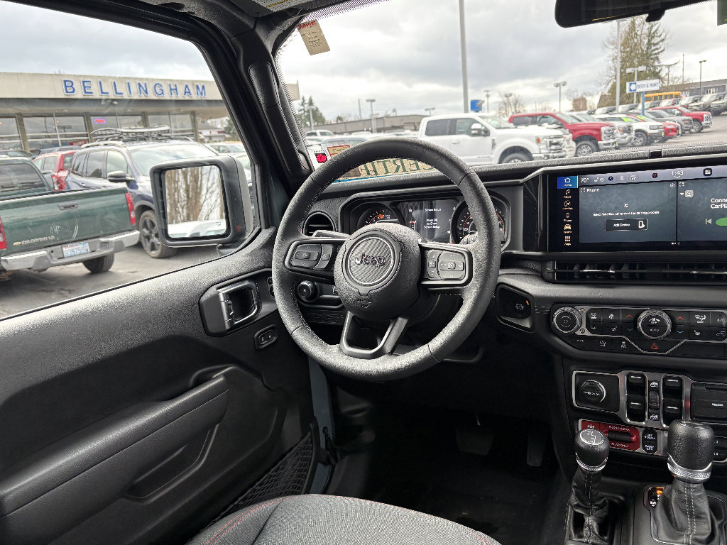 Used 2025 Jeep Wrangler Unlimited Rubicon w/ Steel Bumper Group image 18