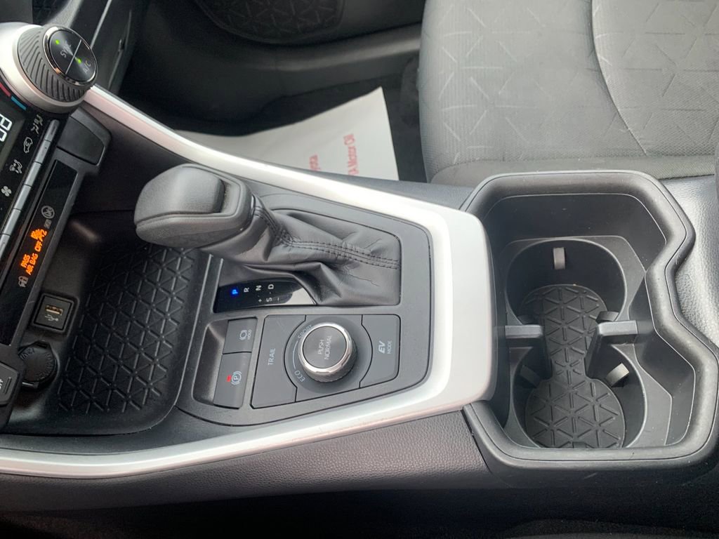 Used 2025 Toyota RAV4 XLE image 25
