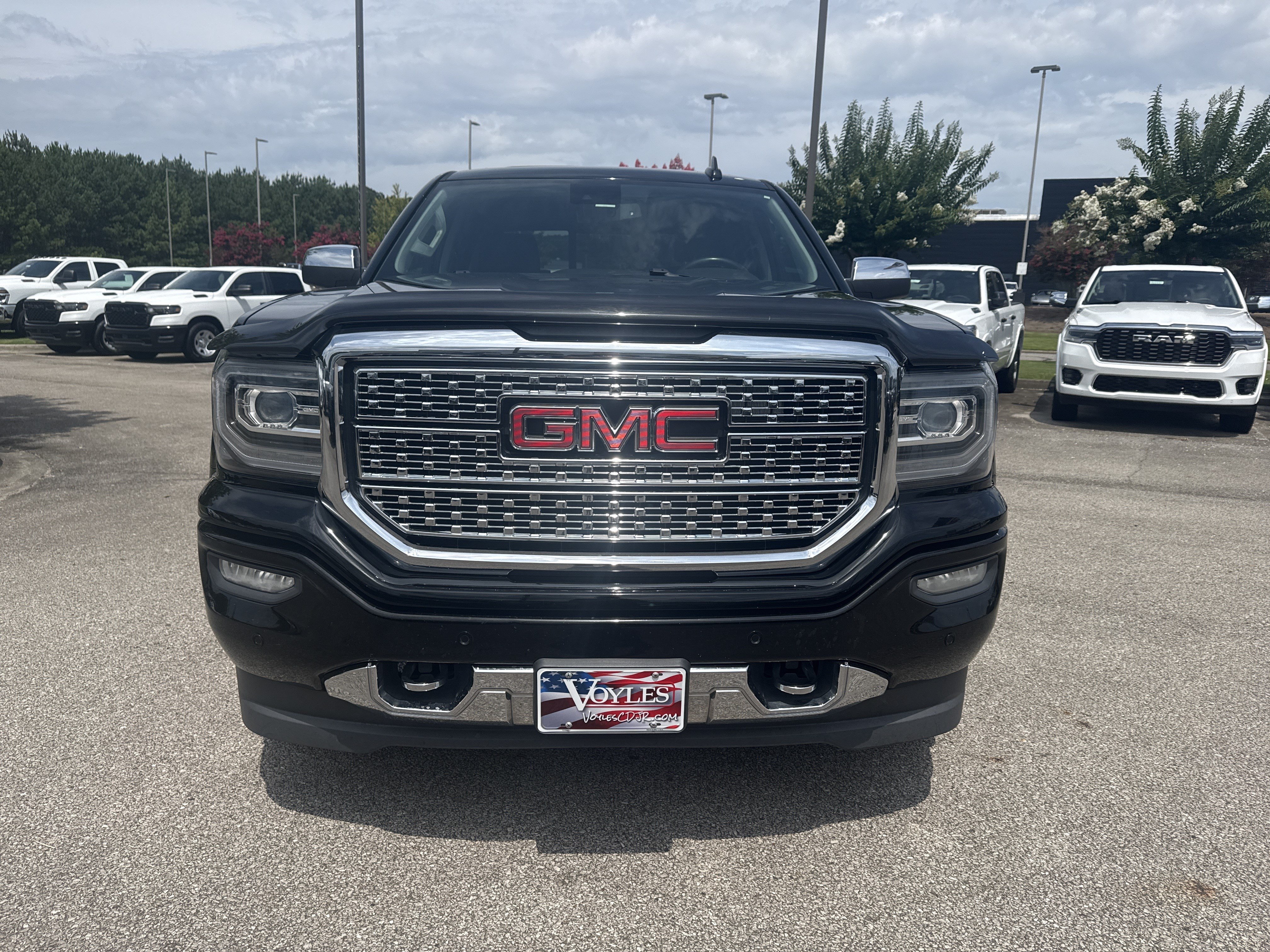 Used 2018 GMC Sierra 1500 Denali w/ Denali Ultimate Package AWD/4WD image 2