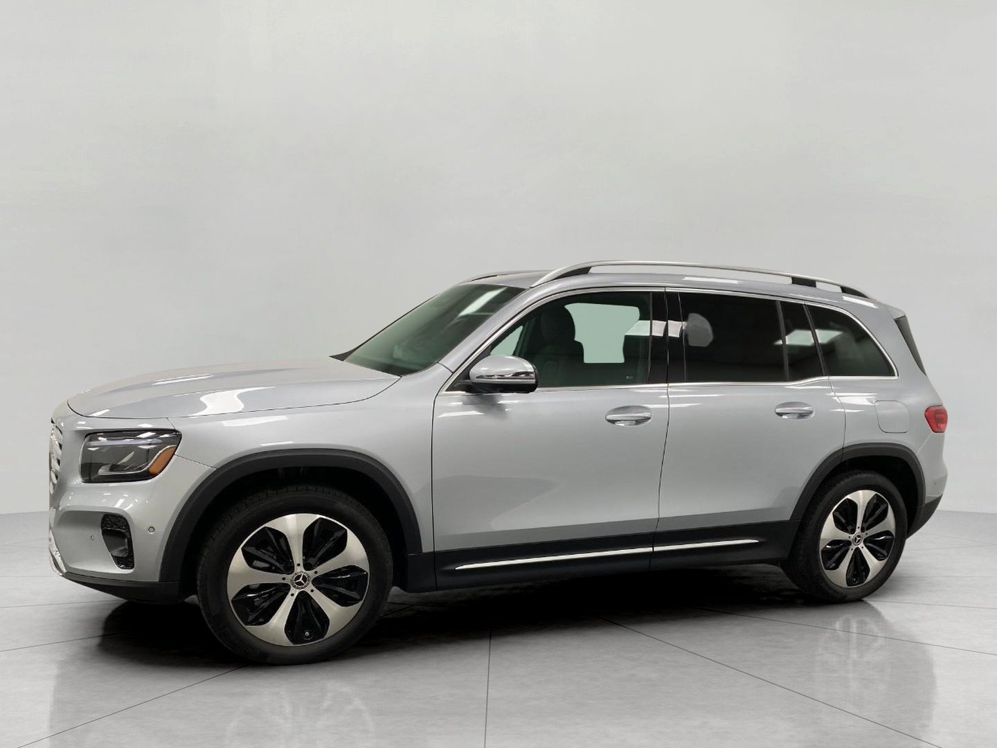 Certified 2026 Mercedes-Benz GLB 250 4MATIC image 39