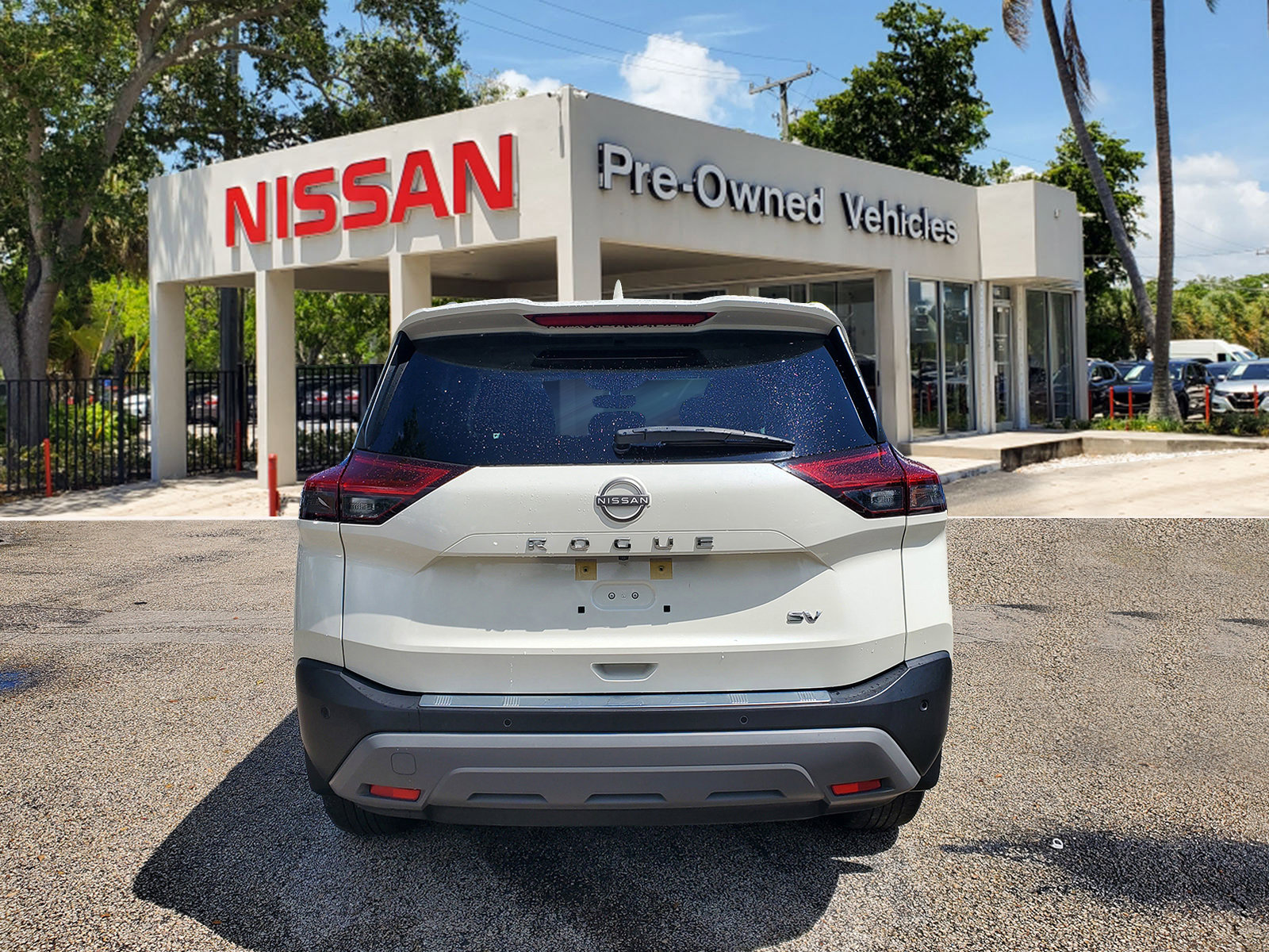 Used 2022 Nissan Rogue SV w/ SV Premium Package image 5