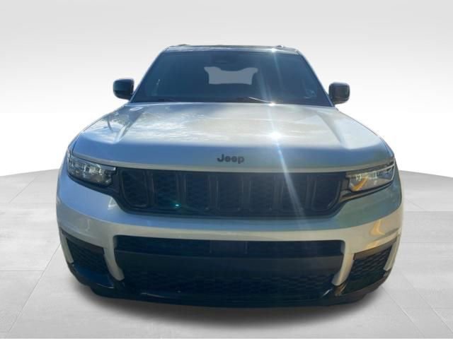 Used 2025 Jeep Grand Cherokee L Altitude image 2